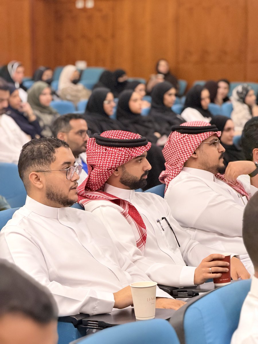 EMJointActivity's tweet photo. Thunderclap headache is a symptom, not a diagnosis. SAH is the first thing to exclude, and a normal neurological exam doesn’t rule it out.From Dr. Talal Alolowi @TAl_94 talk at today’s Activity.
#EmergencyMedicine #SBEM #MedEd #OnePulse https://t.co/HgenlPrl9R