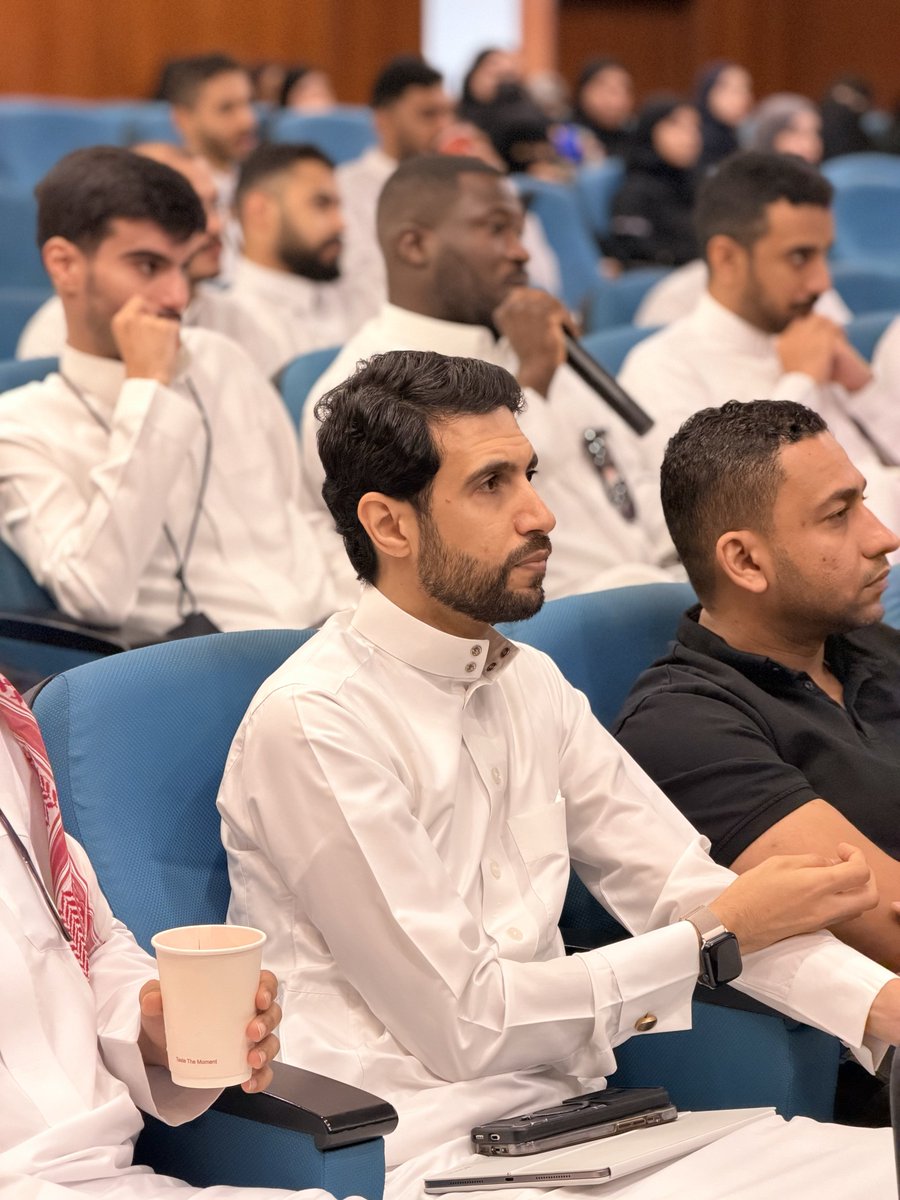 EMJointActivity's tweet photo. Thunderclap headache is a symptom, not a diagnosis. SAH is the first thing to exclude, and a normal neurological exam doesn’t rule it out.From Dr. Talal Alolowi @TAl_94 talk at today’s Activity.
#EmergencyMedicine #SBEM #MedEd #OnePulse https://t.co/HgenlPrl9R