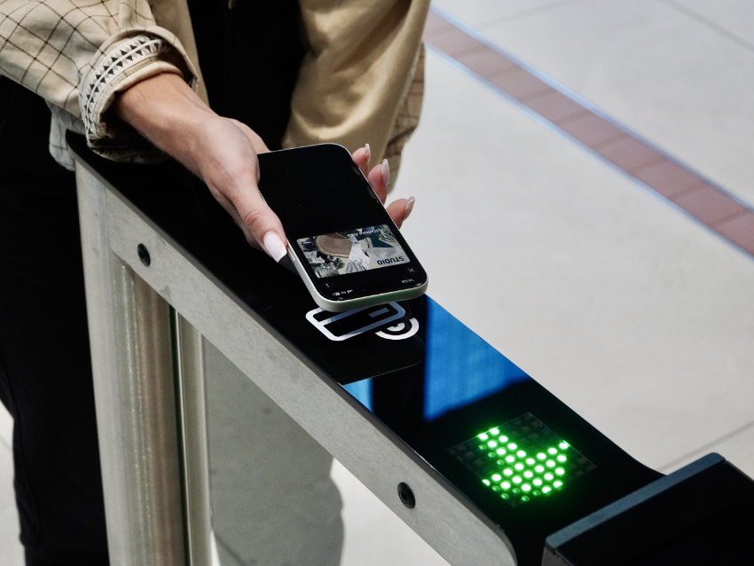 The_Arch_Tech's tweet photo. Skanska and HID bring Poland’s first fully digital-wallet access system to Warsaw...

https://t.co/zP1PZWmqjI

( @HIDGlobal )

#AccessControl #Digital #Offices #Buildings #Commercial #Security #Apps #Architects https://t.co/ut17jAJaRK