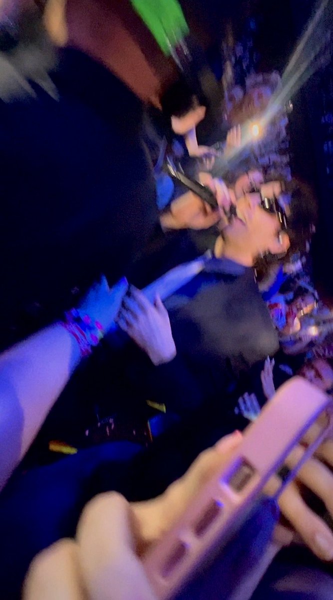 lovesicklukee's tweet photo. still can’t believe i touched luke hemmings. best day ever nothing will EVER top this 🤭 https://t.co/uFC6k8aiTX