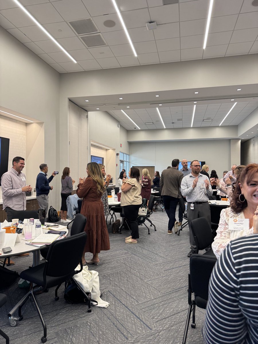 N2Learning's tweet photo. Great energy and meaningful connections with our Principal Institute (PI) leaders and @Dwight_Carter! A wonderful opportunity to reflect, share ideas, and grow together. Leadership is better when we learn from one another! https://t.co/wzJ481xCZL