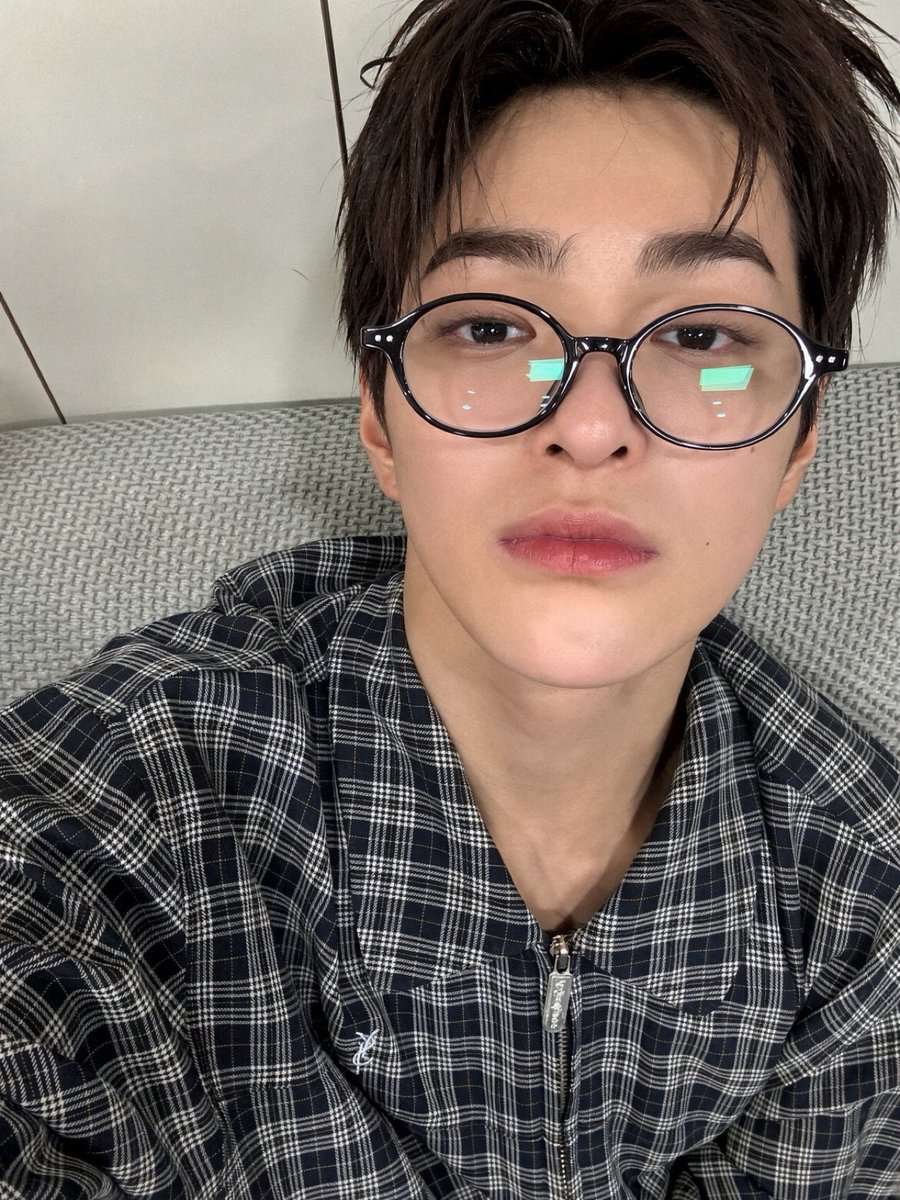 tetecoidezinha's tweet photo. best selca taker https://t.co/xTMQZspD6P