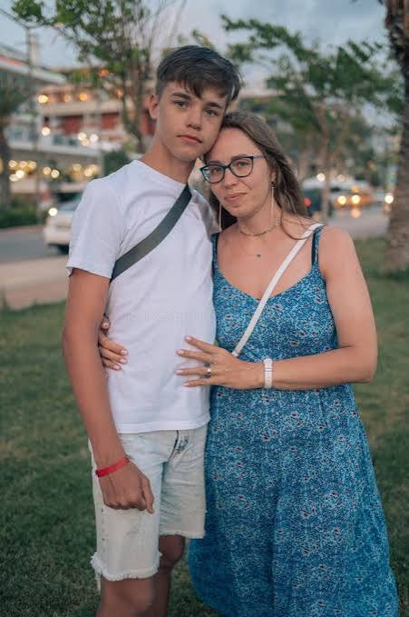 GigaxspreenNews's tweet photo. Hola, somos los familiares de Julián Sánchez, titular de esta cuenta de Twitter.

Lamentamos profundamente informar que Julián fue hallado sin vida en Buenos Aires, Argentina.

En este momento tan difícil, agradecemos el respeto, la comprensión y el apoyo de todas las personas. https://t.co/VPvwVePb2b