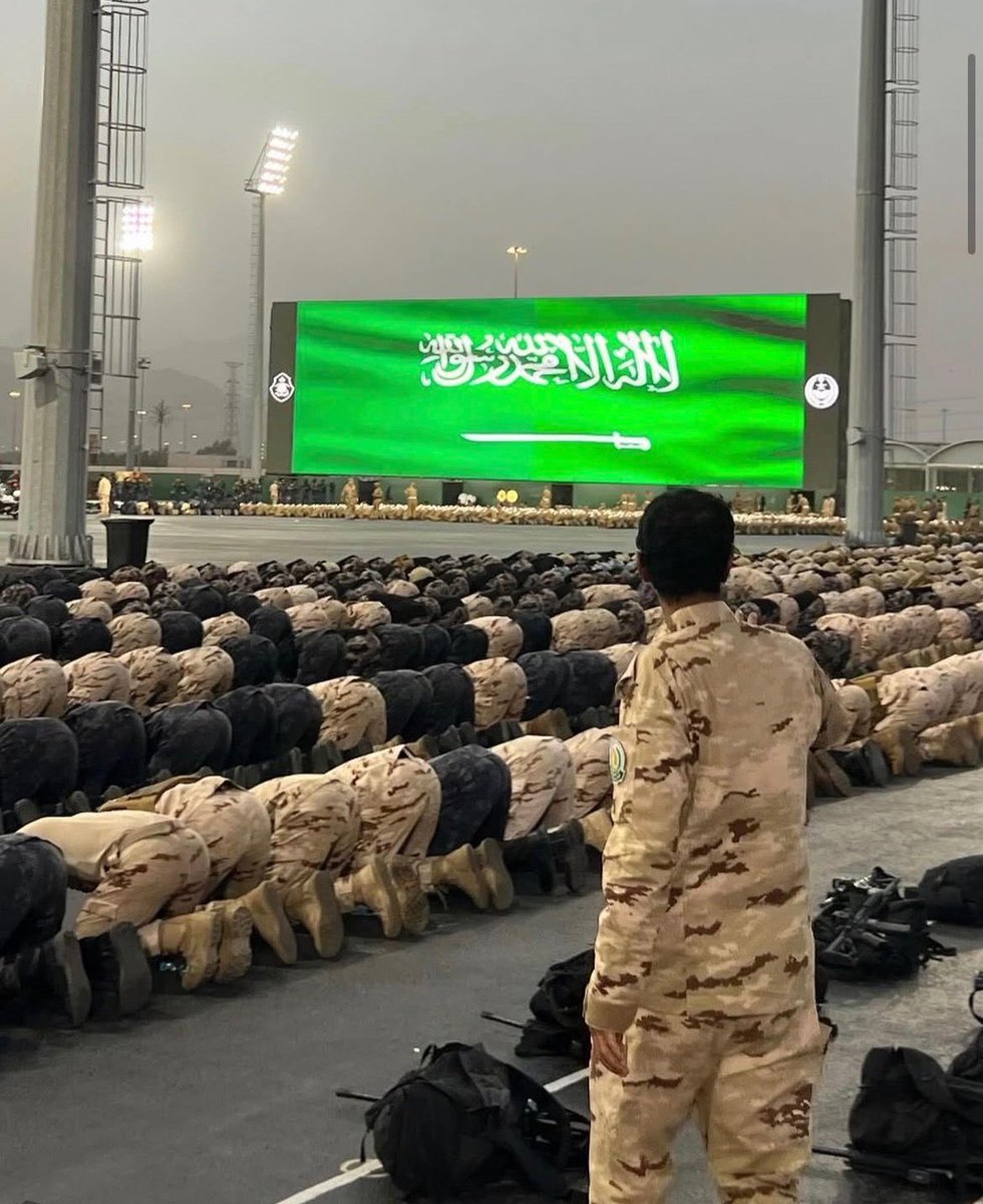 mt_2l's tweet photo. ﴿ رِجَالُ صَدَقُوا مَا عَاهَدُوا اللَهَ عَلَيْهِ ﴾ 
"اللهم أحفظهم و سدد رميهم و أكتب أجرهم و أرحم شهدائهم وأشفي جرحاهم🇸🇦❤️" https://t.co/yjsZG0dfwx