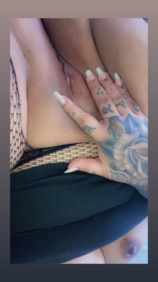 SweetGennyfer90's tweet photo. Today’s outfit 🥰 let’s see who I can get inside of me today. https://t.co/8gISMlR49o