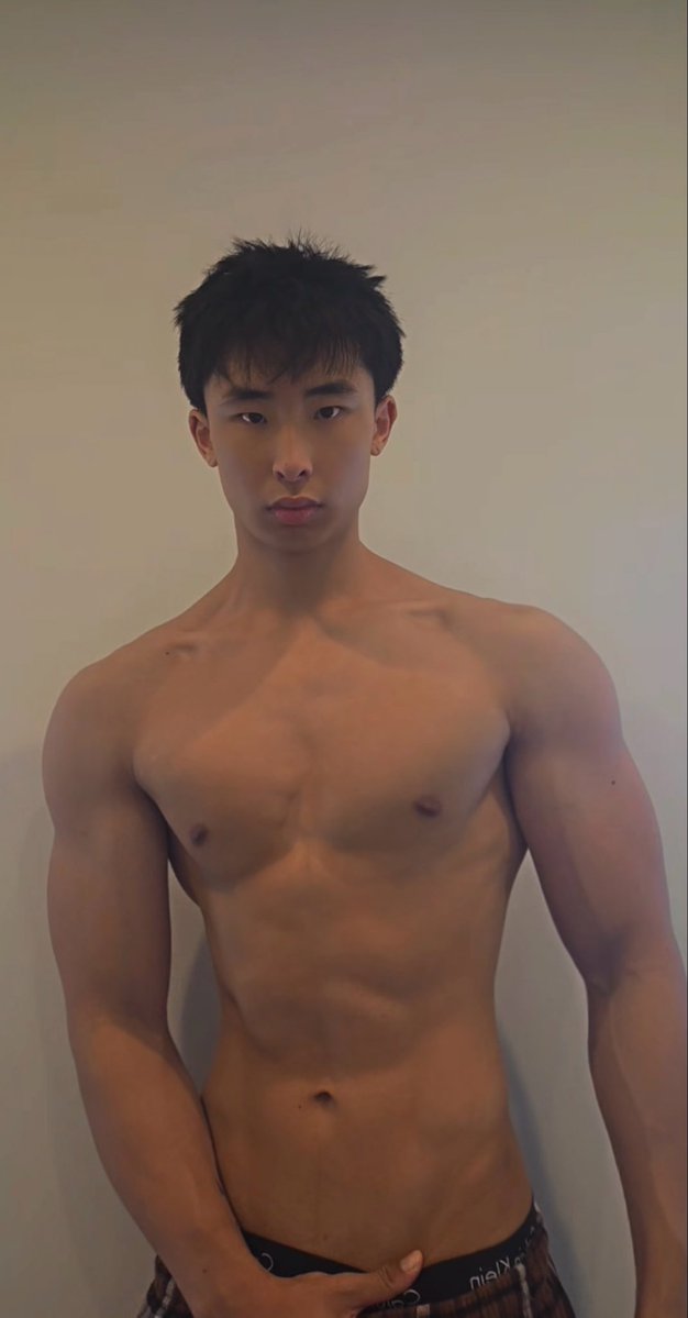 YOYOI616958's tweet photo. Slim shady
.
.
.
.
.
 #eminem #nonchalant #pokerface #stud #boy #asian #lean #fitness #good #gene #slanting #single #eyelid #oriental #biceps #model #agency #material #pouty #lips #flex #muscular https://t.co/xFft00BbxP