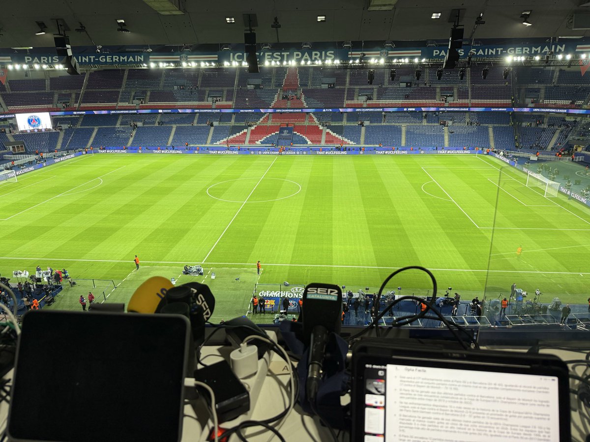 Nilsola10's tweet photo. 🎙️📸 L’oficina d’avui. Aquí el Barça de Hansi Flick vol continuar sumant victòries i bones sensacions. El millor partit de futbol que es pot veure a tot Europa l’explicarem al @QueThiJugues, Barça de @SERCatalunya a partir de les 20:00h i fins les 00:00h. https://t.co/6ZYpsqqMUp