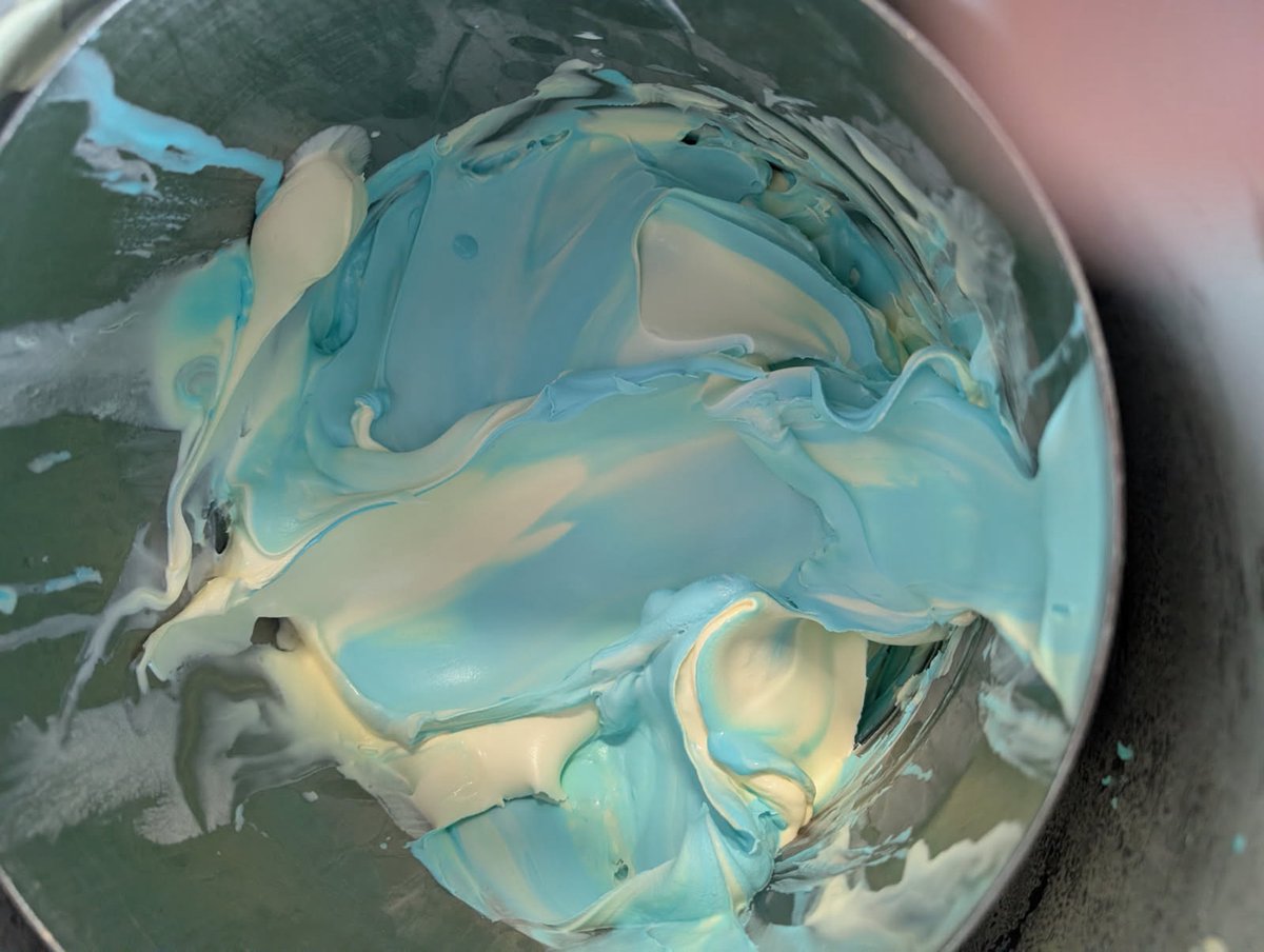 AlexCorradetti's tweet photo. 🍦⚾️SO COOL! Gilles Frozen Custard is out with a new @Brewers flavor! 

It's called 'Brew Moon' and it has blue moon and lemon frozen custard twisted together. @CBS58 https://t.co/mMHsVoB1b9