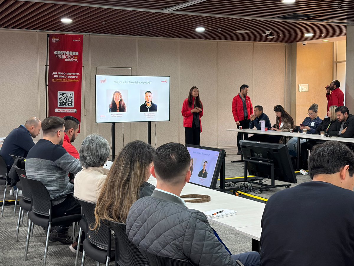 SecGeneralBog's tweet photo. Conocer para servir mejor: seguimos construyendo respuestas para la ciudadanía

En el marco de la V Mesa Técnica de #GestoresEnTerritorio, abrimos un espacio de diálogo, conocimiento y construcción entre las entidades. https://t.co/I3Q75Om008