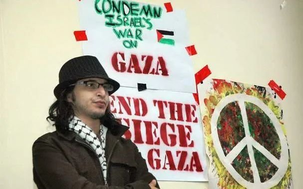 TRobinsonNewEra's tweet photo. An Algerian Hamas supporting invader who went to prison for deception lying about overstaying his visa, is now in a senior role at the BBC.

Hicham Yezza has a long record of supporting Islamist violence and was arrested in 2008 for possessing an al-Qaeda terrorist training manual.

Defund the BBC.
