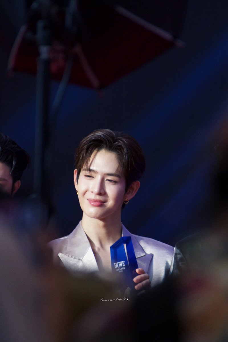 lesurnomdeball's tweet photo. หล่อคักหล่อแน่

JAMESSU AT HOWE AWARDS 2026
#HOWEAWARDS2026xDMD 
♡₊˚ 🦢・₊✧#jamesSu @Jamessu_w https://t.co/DZUdkkroHP