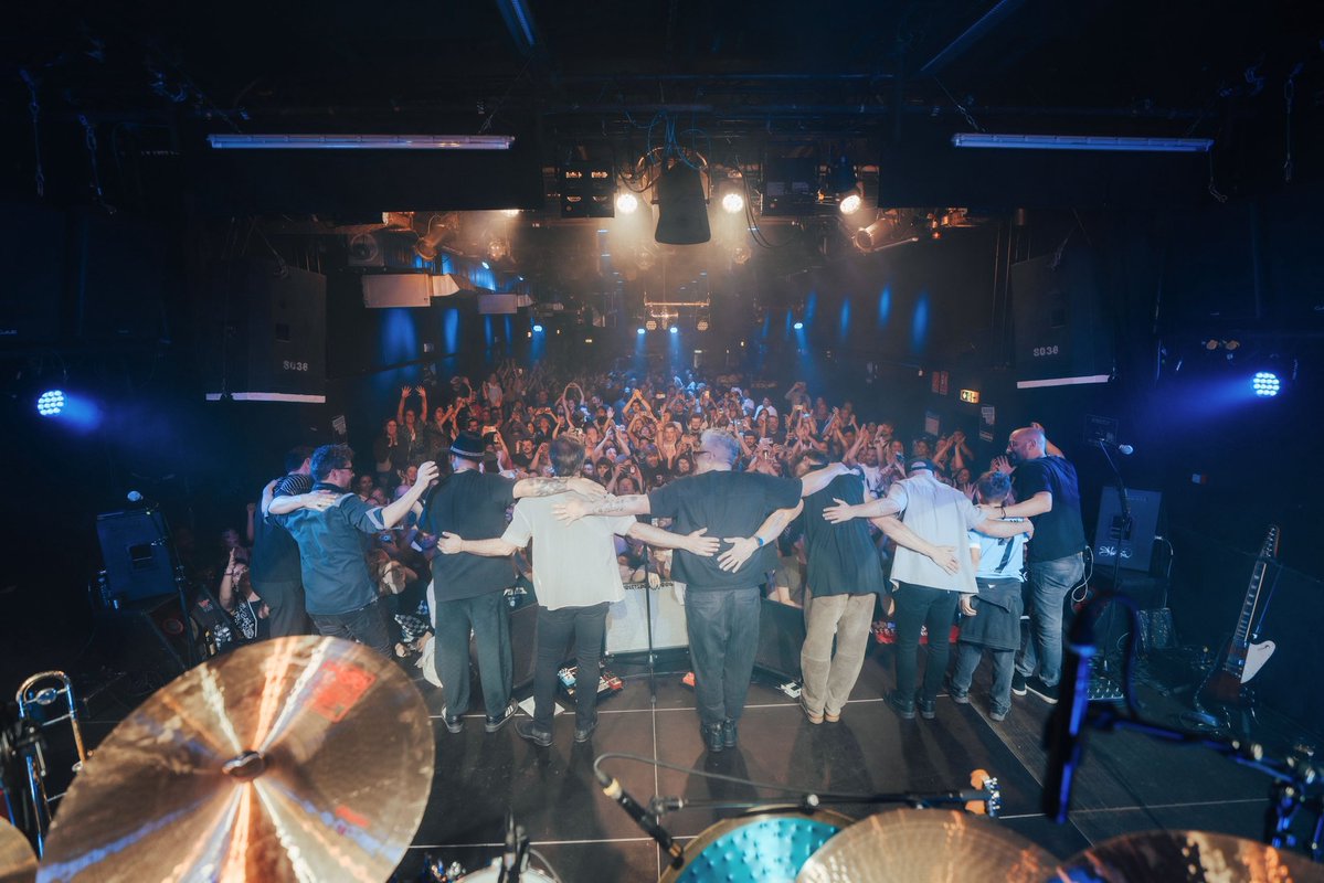 ntvgoficial's tweet photo. DANKE BERLIN! 🇩🇪🫶 Es siempre un enorme placer y alegría visitar esta hermosa ciudad y esta vez no fue la excepción 🙌 Gracias por cantar con el alma. Bis zum nächsten Mal, Berlin! https://t.co/vjPRTKebxg