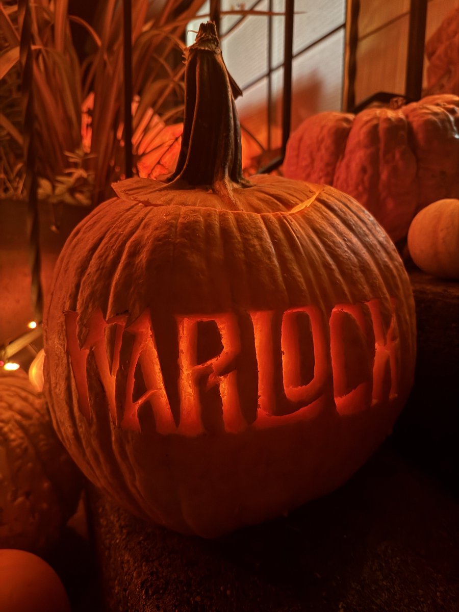 WarlockTheGame's tweet photo. Forbidden magic, now in gourd form.🎃

Grab the free carving template, break out the knives, and show us what you've got with #WarlockPumpkins. https://t.co/b6JUPEj4sM