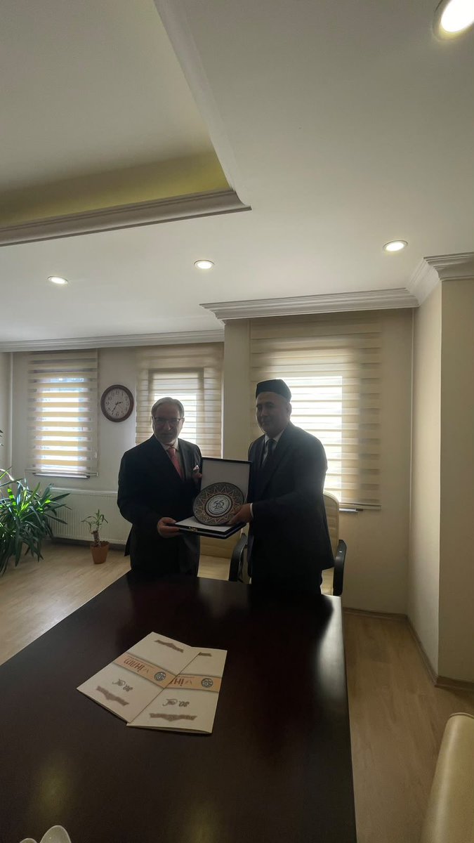 ihamwebsite's tweet photo. Taşkent İslam Enstitüsü Rektörü Dr. Uygun Gafurov, Taşkent İslam Enstitüsü Bilimsel İşler ve Bilim Danışmanı Dr. Soatmurod Primov İHAM Merkez binamızı ziyaret ettiler. https://t.co/Dwpt9ytpcc