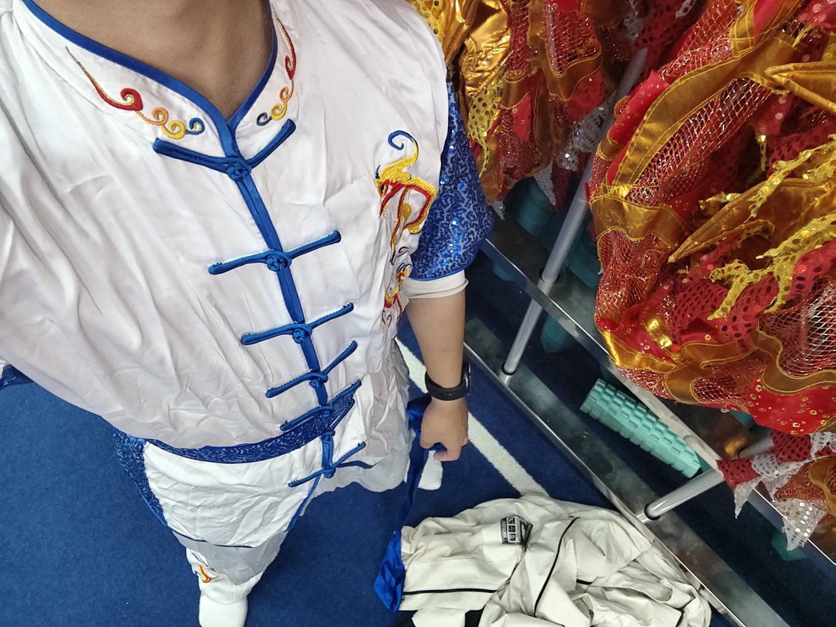 myrsotis's tweet photo. 哈哈！，感觉还是蛮帅的嘛 https://t.co/k4AJkUbR2a