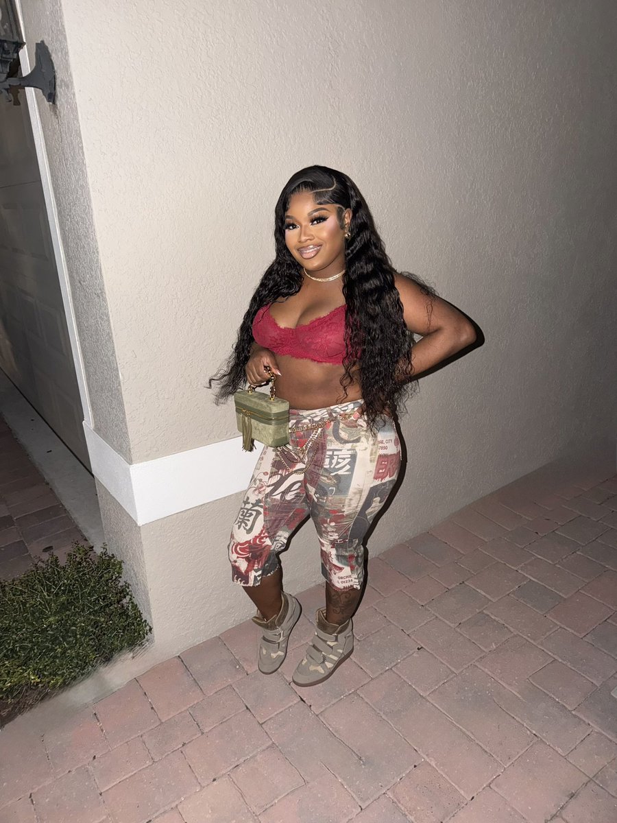 mindMATURED_'s tweet photo. Who betta ? 🙂‍↕️ https://t.co/LQmWPWPEe6