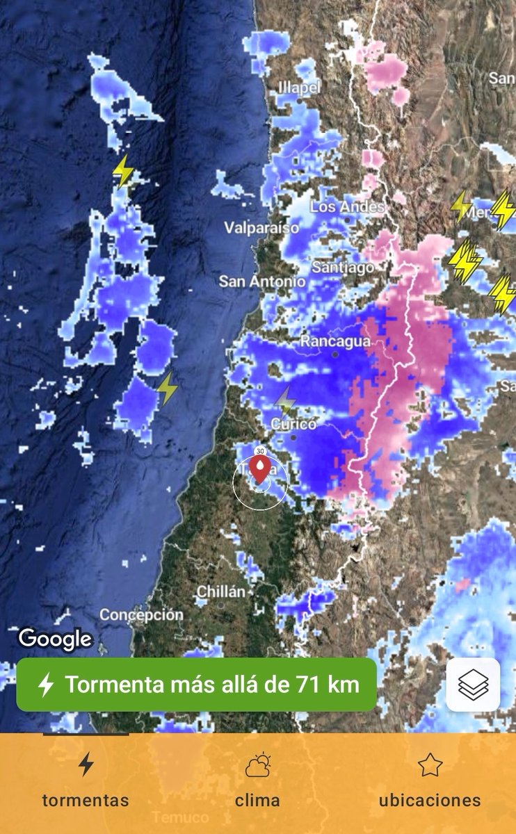 EdoWeatherman's tweet photo. ¿Cómo va el evento?

He visto comentarios diciendo que ha llovido poco o no han tenido tormentas, pero el pronóstico se ha cumplido, las tormentas han sido sectorizados como suele ocurrir en estos eventos y ha habido momentos de lluvia intensa y granizos.
Lo más intenso hoy ha estado en sectores de las regiones de Valparaíso, Metropolitana y O'Higgins, con localidades que ya superan los 40-50 mm. En contraste de Maule al sur ha caído poca agua. 

Atencion porque vienen varias tormentas eléctricas y esta inestabilidad promete intensos pulsos de lluvia que pueden ocurrir hasta el viernes, así que no crea que se acabó. Se espera que ahora sí caiga bastante agua desde Maule al sur. También en la zona central.

Comenta situación de tu sector.