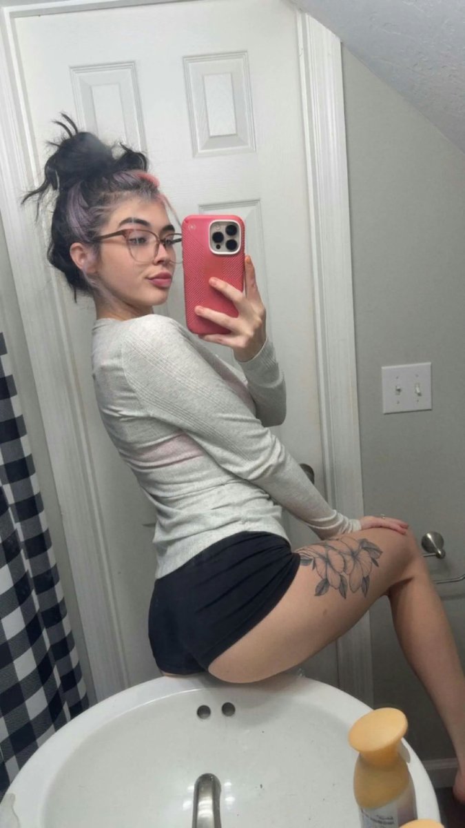 lillieX09's tweet photo. It’s easy to reach me on TikTok lilliex90.   Mind you go straight to the point ❤️😍 https://t.co/OFNofFUJ9G