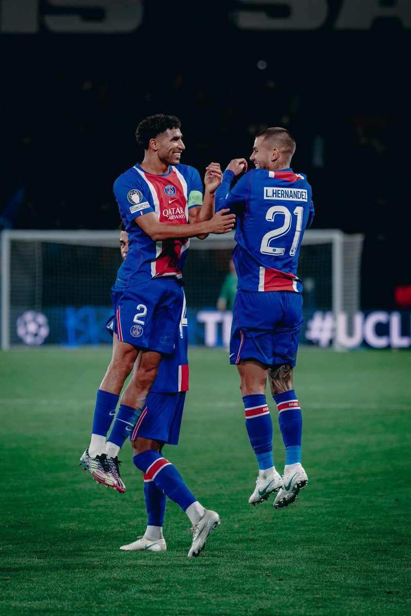 AchrafHakimi's tweet photo. Ici c'est Paris 🇫🇷 https://t.co/cXPgzj9dRg