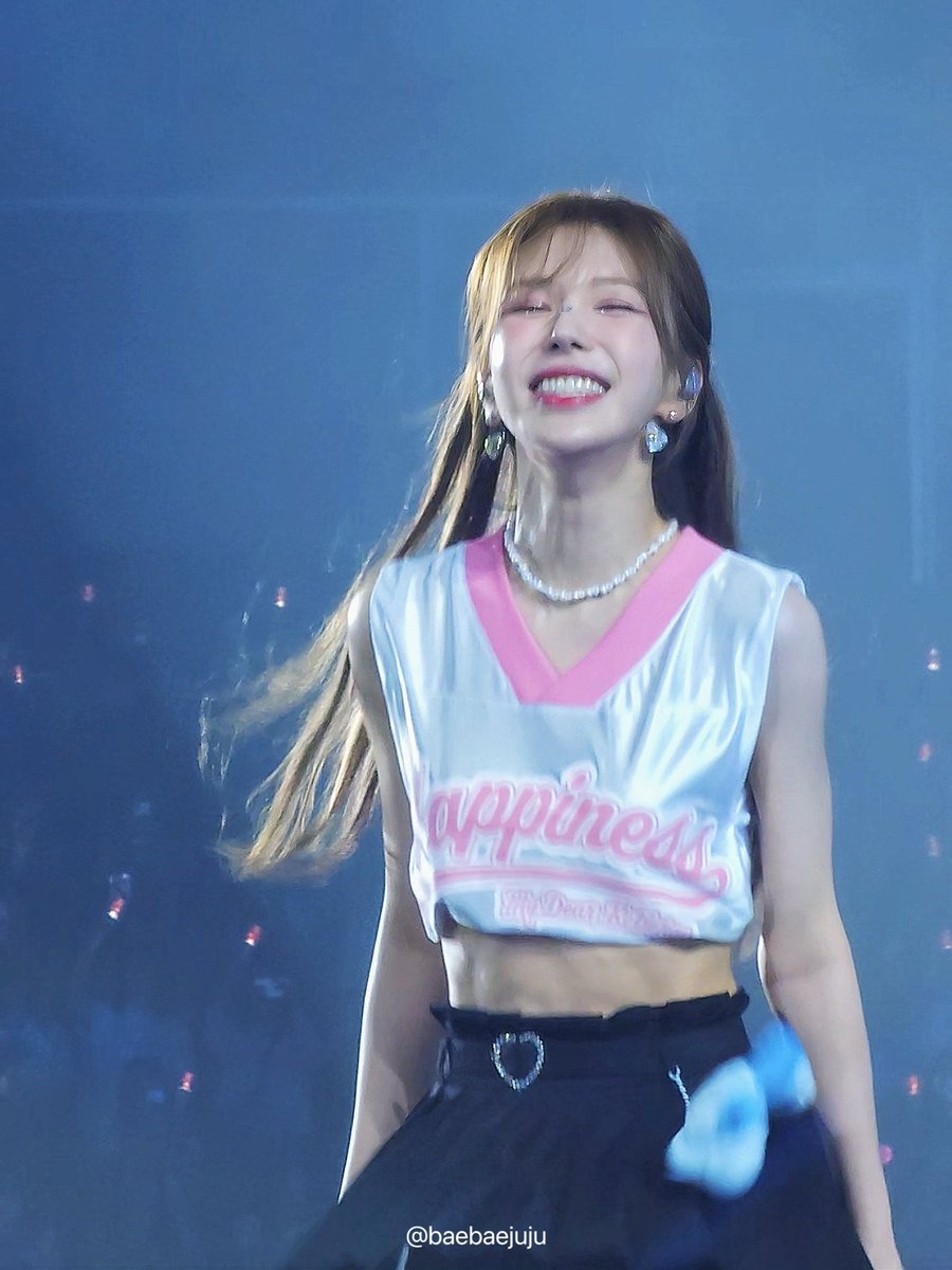 seungwanhistory's tweet photo. She’s sunshine☀️
2023           2024            2025           2026 https://t.co/Lrb42eJWag
