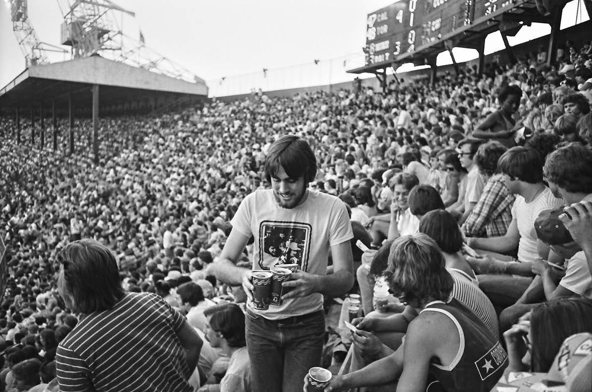 IffyTheDopester's tweet photo. Not a Tigers cap (or any cap for that matter) or baseball shirt in sight in the Tiger Stadium bleachers circa 1977. But plenty of beer was consumed and so was the "devil's lettuce"! https://t.co/0gO206kRq0