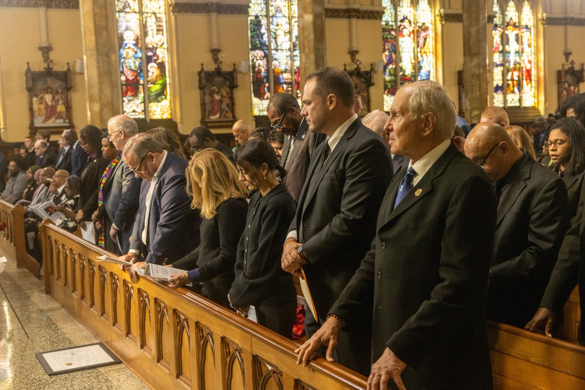 SolomonforJC's tweet photo. Today, we honored a legendary figure in the history of Jersey City. To many in Jersey City, Senator Sandra Bolden Cunningham changed your life. A trailblazer from the start, she delivered and fought for the people. May she rest in peace. https://t.co/NwQr5tWV2Q