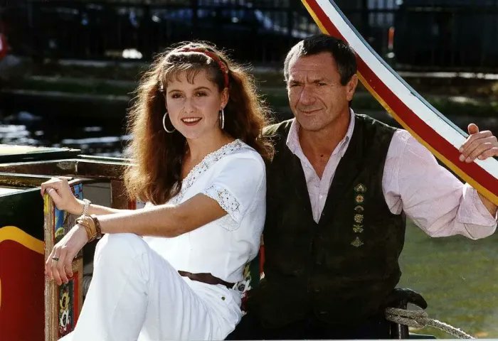 WriterWil's tweet photo. Happy birthday Elizabeth Carling 

#ElizabethCarling #actor #singer #GoodnightSweetheart #Boon #HolbyCity #Casualty #HotelPortofino #TheDamnedUnited #AgathaRaisin #MenBehavingBadly #CrocodileShoes #Barbara #BorderCafe #TheSecret #Hennikay #MyNewGreekLife #TwentyFourHoursInAldi https://t.co/nrlh10TzEd