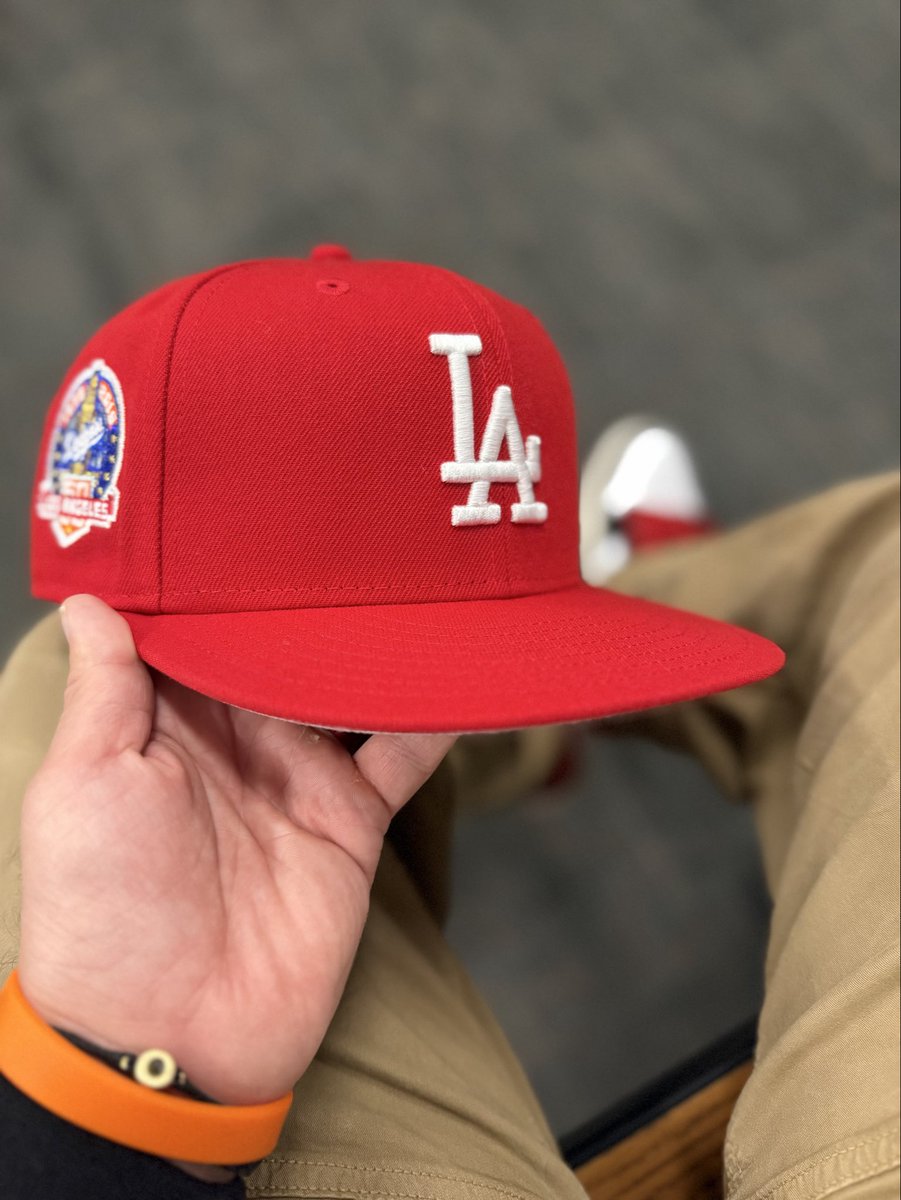 MrGilito24's tweet photo. Forgot to share this beauty. #RedForEd #TeachersWithSneakers #TeachersWithFittedCaps https://t.co/A6cU4DXbOZ