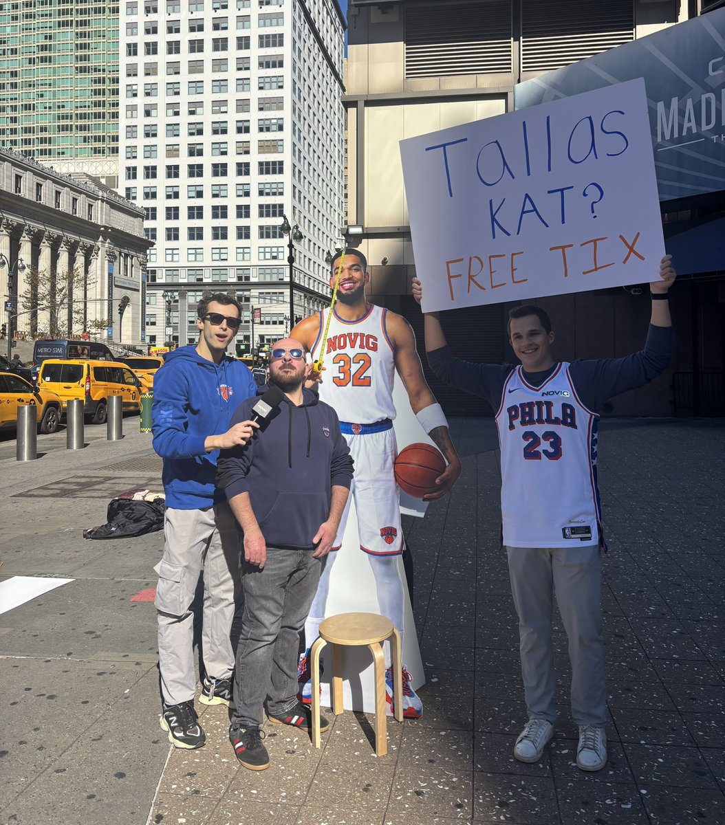 44ownzU's tweet photo. Bro @Novig is crazy for this 😂😂

Free tickets to ANYONE who is taller than KAT💀 https://t.co/nfFSqiCThW