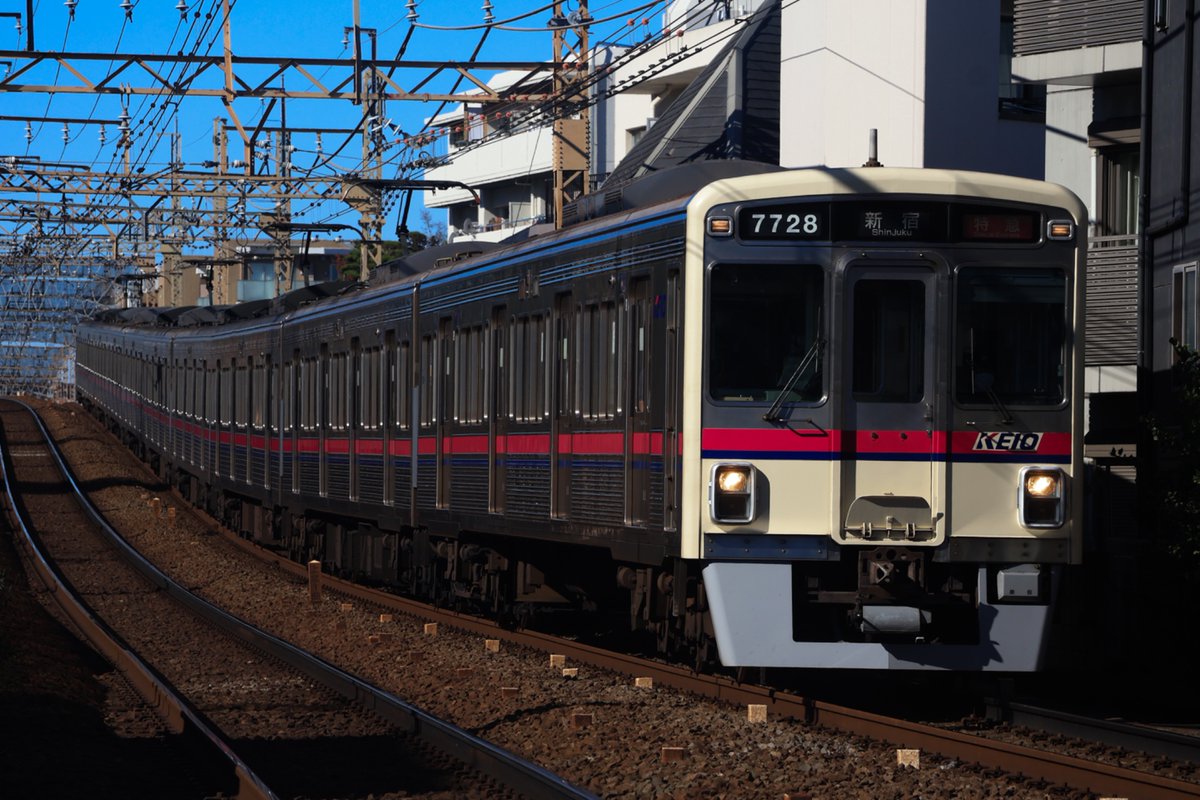 kuro4855's tweet photo. 京王の幕はDAXを除き終了ということで
子供の頃から慣れ親しんでたら京王が一つ消えた感があります https://t.co/aqxztjRmN7