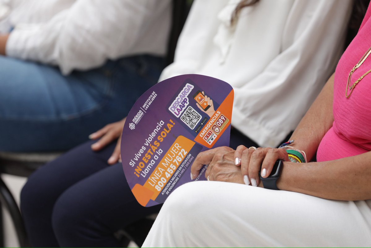 AyuntaMerida's tweet photo. En el marco del 25 aniversario del Instituto de las Mujeres, la alcaldesa @CeciliaPatronL inauguró la galería “Tu historia también es parte de la nuestra”, un espacio que honra a quienes han dedicado su trabajo a defender los derechos de mujeres, niñas y adolescentes. https://t.co/mjl8tdJFly