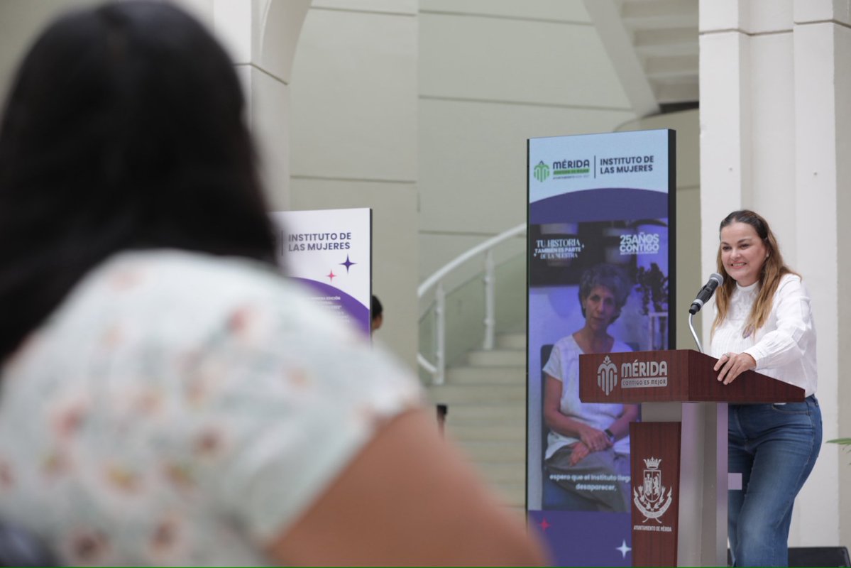 AyuntaMerida's tweet photo. En el marco del 25 aniversario del Instituto de las Mujeres, la alcaldesa @CeciliaPatronL inauguró la galería “Tu historia también es parte de la nuestra”, un espacio que honra a quienes han dedicado su trabajo a defender los derechos de mujeres, niñas y adolescentes. https://t.co/mjl8tdJFly
