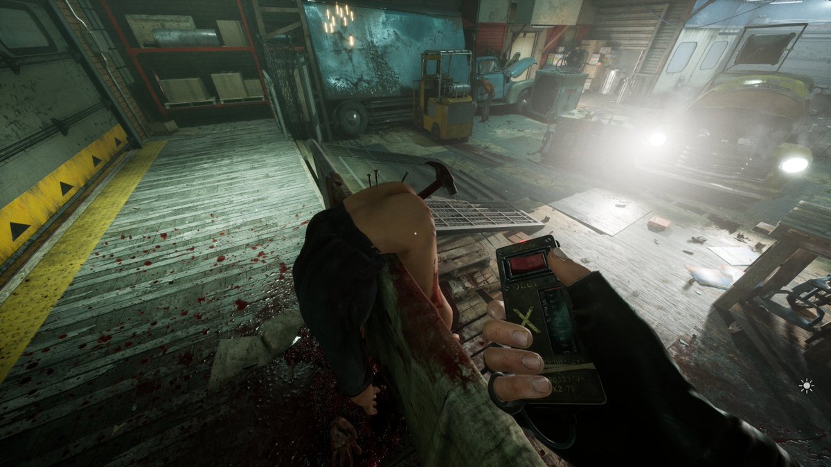 TheLukas123's tweet photo. De todo o gore que vi no Outlast Trials, esse cara com esse martelo enfiado no uc foi o que mais incomodou, não basta te matar, tem que te humilhar tmb, coitado desse reagente😔 https://t.co/aoNRQAf3cS