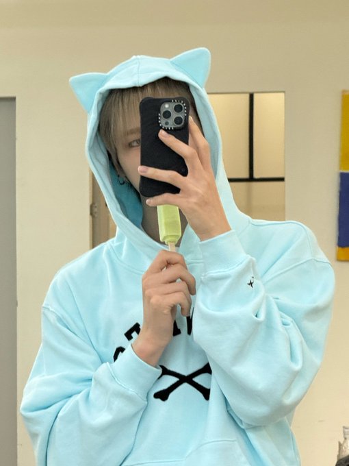 jaechxnn's tweet photo. 민트고양이 ♥︎ https://t.co/ZoKnmP1C2I