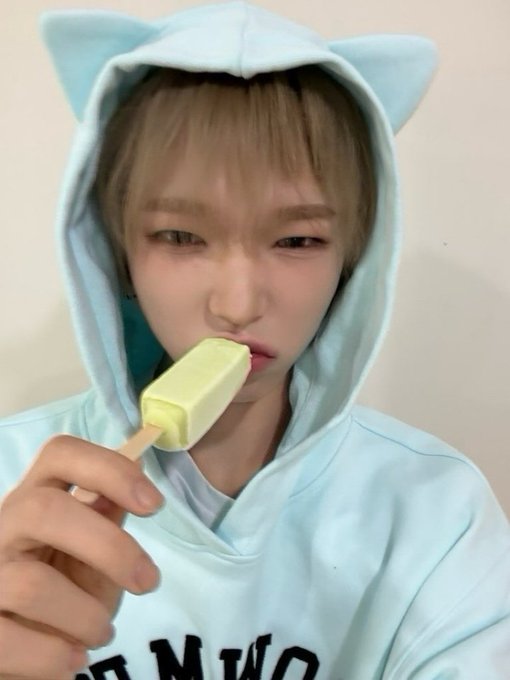jaechxnn's tweet photo. 민트고양이 ♥︎ https://t.co/ZoKnmP1C2I