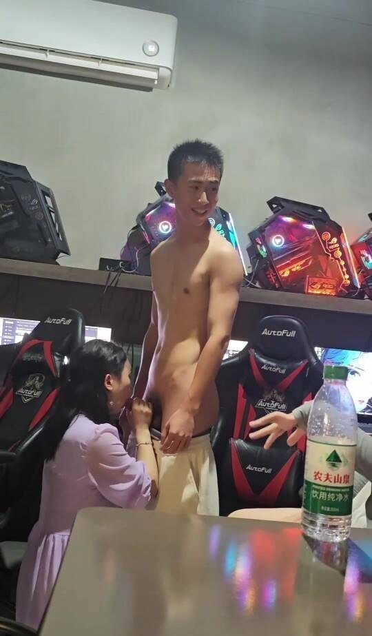 tys1hao2026's tweet photo. #伪娘 #丽丽 #莉莉
伪娘莉莉约直男 去跳莎莎舞偶遇的直男帅哥 https://t.co/EhglstYif2