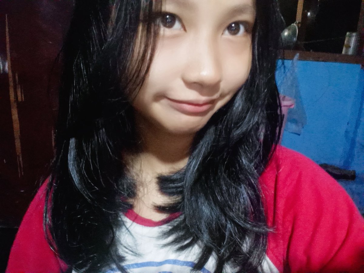 yesmineas's tweet photo. miss my short hair https://t.co/wF5HcmrHfU