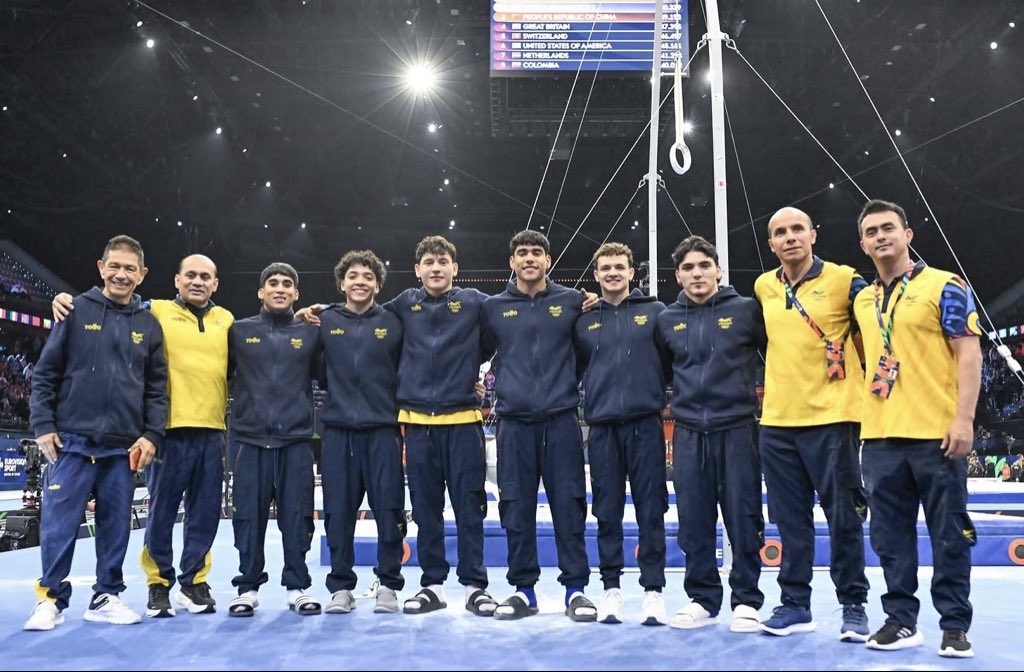 DeportColombia's tweet photo. Recuerden Colombia 🇨🇴, este equipo apenas empieza y todavía tiene MUCHO futuro.

✅ Thomas Mejía - 18 años 
✅ Camilo Vera - 19 años
✅ Jorman Alvarez - 19 años
✅ Ángel Barajas - 20 años
✅ Yan Zabala - 20 años
✅ Juan Felipe Ramos - 22 años

¡Con ellos hasta el final 💛💛💙❤️! https://t.co/c7oo6ht03e