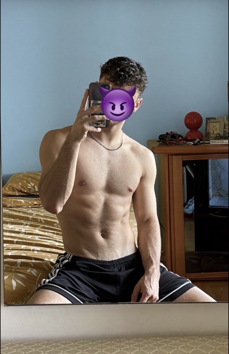uncutstudentboy's tweet photo. Horny? 🔥 https://t.co/noZAXqWKxT