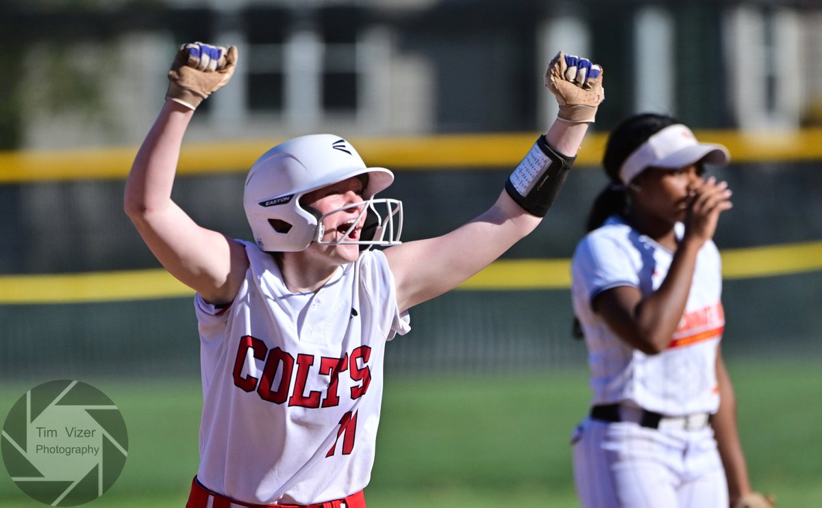 TimVizerPhoto's tweet photo. Parkway Central defeated Incarnate Word in the Class 4 District 4 championship game Tuesday afternoon. Read a Joe Lyons story and see more photos at https://t.co/rUAYSaPiZH @STLhssports https://t.co/4x7Ux5TbEQ #SportsPhotographer #FreelancePhotographer @iwaredknights @pchcolts https://t.co/pMk5lZq5ba