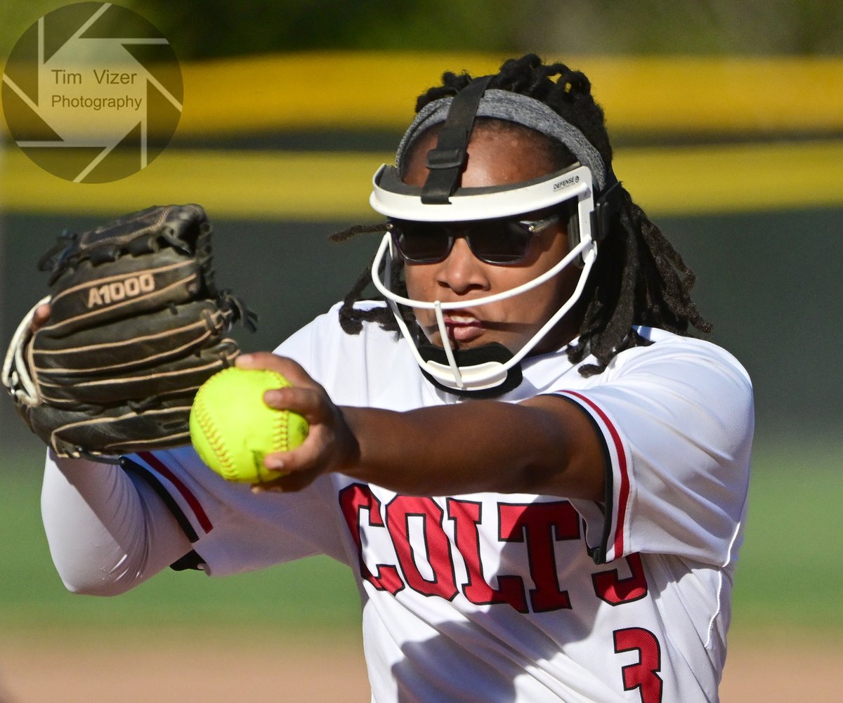 TimVizerPhoto's tweet photo. Parkway Central defeated Incarnate Word in the Class 4 District 4 championship game Tuesday afternoon. Read a Joe Lyons story and see more photos at https://t.co/rUAYSaPiZH @STLhssports https://t.co/4x7Ux5TbEQ #SportsPhotographer #FreelancePhotographer @iwaredknights @pchcolts https://t.co/pMk5lZq5ba