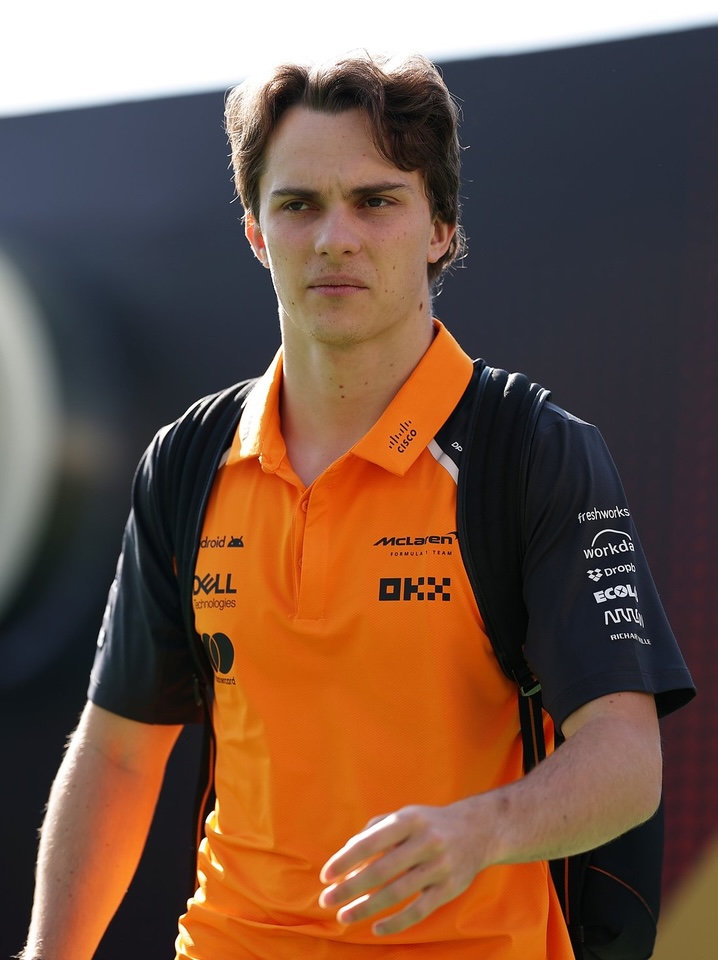 racepluscom's tweet photo. 🚨 | McLaren could already have a potential replacement for Oscar Piastri in reserve.

Leonardo Fornaroli, the team's reserve driver, will race in the WEC Hypercar programme in 2027 while retaining his F1 role.

Another difficult season for Piastri could open the door for 2028.

📰 @GPblog_com