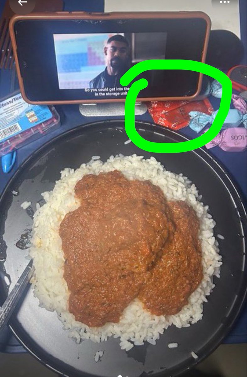 JustJaybond's tweet photo. @buzormemes Forget about the rice, br
Wetin be this? https://t.co/qn88C3pHeJ