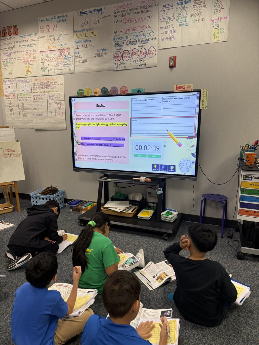 MsFloresjardin's tweet photo. Learning all about how Light Energy helps us on a daily basis ☀️💡🔦 @AliefISD @AliefScience @AliefLearns @HicksTigers https://t.co/9wgns941R9