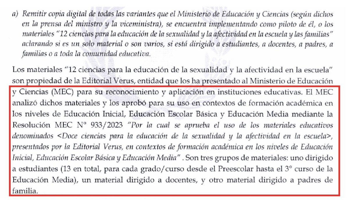 FilizzolaRafael's tweet photo. En su afán de desmarcarse de los textos de estudio que hacen apología al #nazismo y a la #misoginia y menoscaban la dignidad de las niñas paraguayas, el ministro Ramírez dice que el programa EASE, antes “12 Ciencias”, de la misma autora, María Judith Turriaga, y la misma editorial, #Verus, “aún está en etapa de cambios”.
Sin embargo, el propio @MECpy confirmó a @SenadoresPy, en su respuesta a un pedido de informe que realicé en 2023, que los materiales ya habían sido aprobados por Resolución Nº 933/2023. Además, los propios textos ya impresos indican su aprobación por Resolución N.º 1580/2024. Si, como si no bastara una resolución aprobaron el programa por medio de dos!!!!
Ahora pretenden reducir el escándalo pretendiendo que creamos que se trata de unos pocos párrafos desacertados y responsabilizar al Departamento de Currículum.
Sin embargo, el mismo Ministerio respaldó plenamente los informes técnicos que recomendaron los materiales para su aplicación.