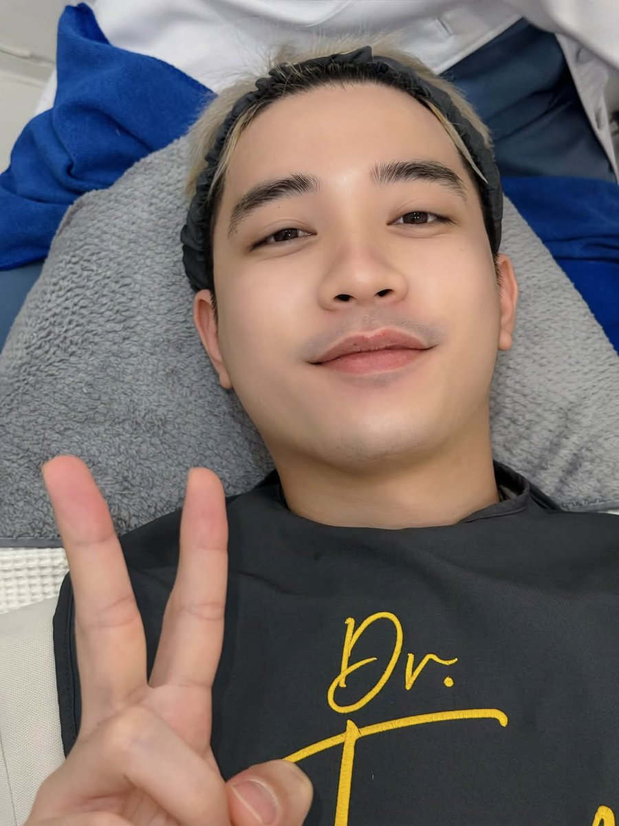 kigrungnapha's tweet photo. ยอมฉันแหน่กะได้ดอกหญิงงงงง ยอมบ่ได้เลย เลเซอร์ ทรีทเม้นท์ให้ใสขึ้นไปอี๊กกก เอาอีกๆ🙄 Ph Pond https://t.co/vyMxYvZeTh