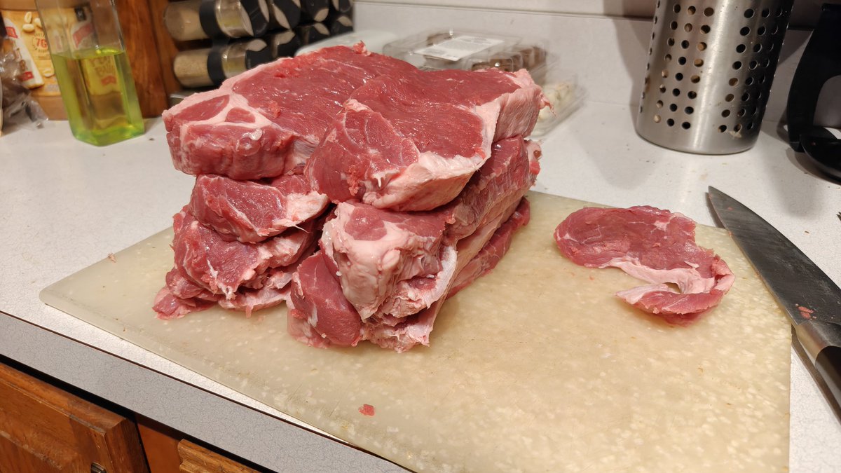 RetroSetJoe's tweet photo. Local Amish grocery store had an entire New York strip roast. A little less than 10lb for 6.99 a lb

Cut it into 14 steaks (we had 3 with dinner) plus some tips.

Support your local farmers.

Those steaks were BANGIN https://t.co/cfPM51LwNn
