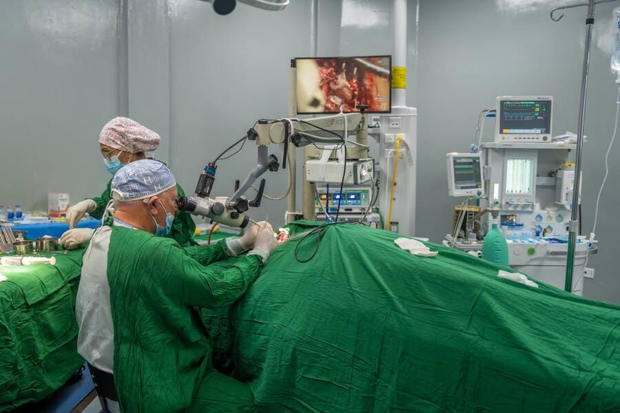 enter504's tweet photo. #Nacionales 🏥 Más de 40 pacientes accederán a cirugías gratuitas en el Policlínico Las Palmas, en San Pedro Sula. La brigada incluye operaciones de oído, nariz y garganta con apoyo de especialistas estadounidenses. 
👉 https://t.co/ykRwaZzfNX
#PoliclínicoLasPalmas #Enter504HN #Honduras #Salud #SPS #BrigadaMedica
