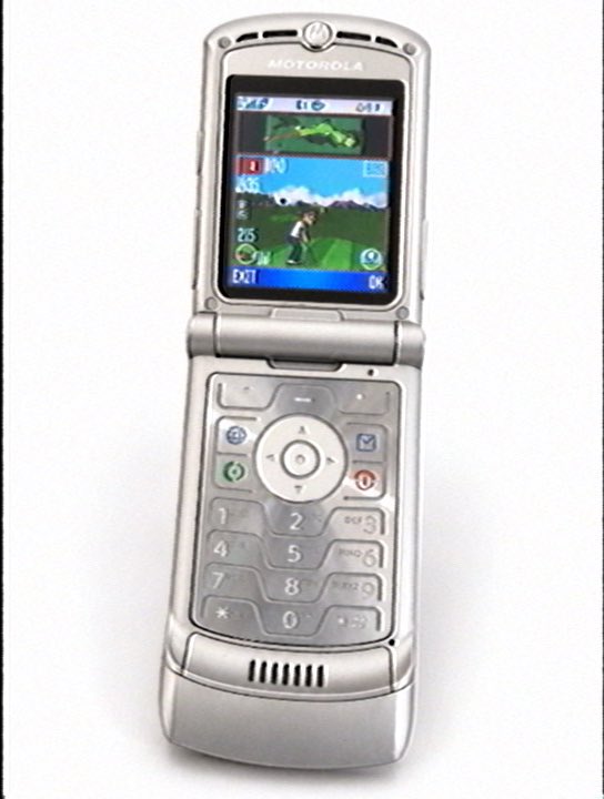 NostalgiaYZ's tweet photo. 2 devices that defined a generation.

Which one was better, the RAZR or Sidekick?? https://t.co/vK6bsXsDsf