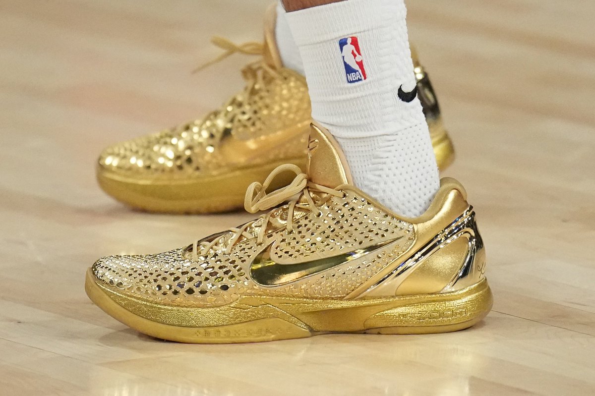 brkicks's tweet photo. Jalen Brunson has a "Ring Night" Nike Kobe 6 PE, celebrating his ring ceremony 🏆🔥

(via pjtucker/IG) https://t.co/3kRUr15Coy